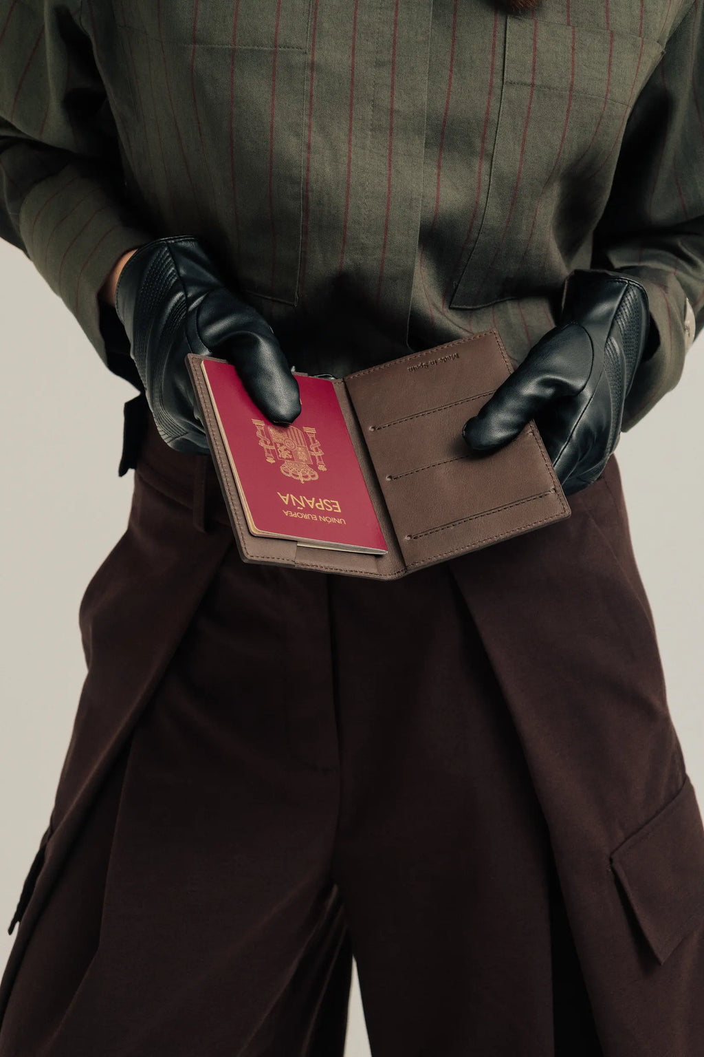 Funda de Pasaporte Maya en Negro